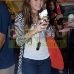 081014rrq_mileycyrus_06-792px Juhu ein Miley-Milchshake. Neben dem Paris-Milkshake, Britney-Milkshake gibt es endlich auch den Miley Shake...